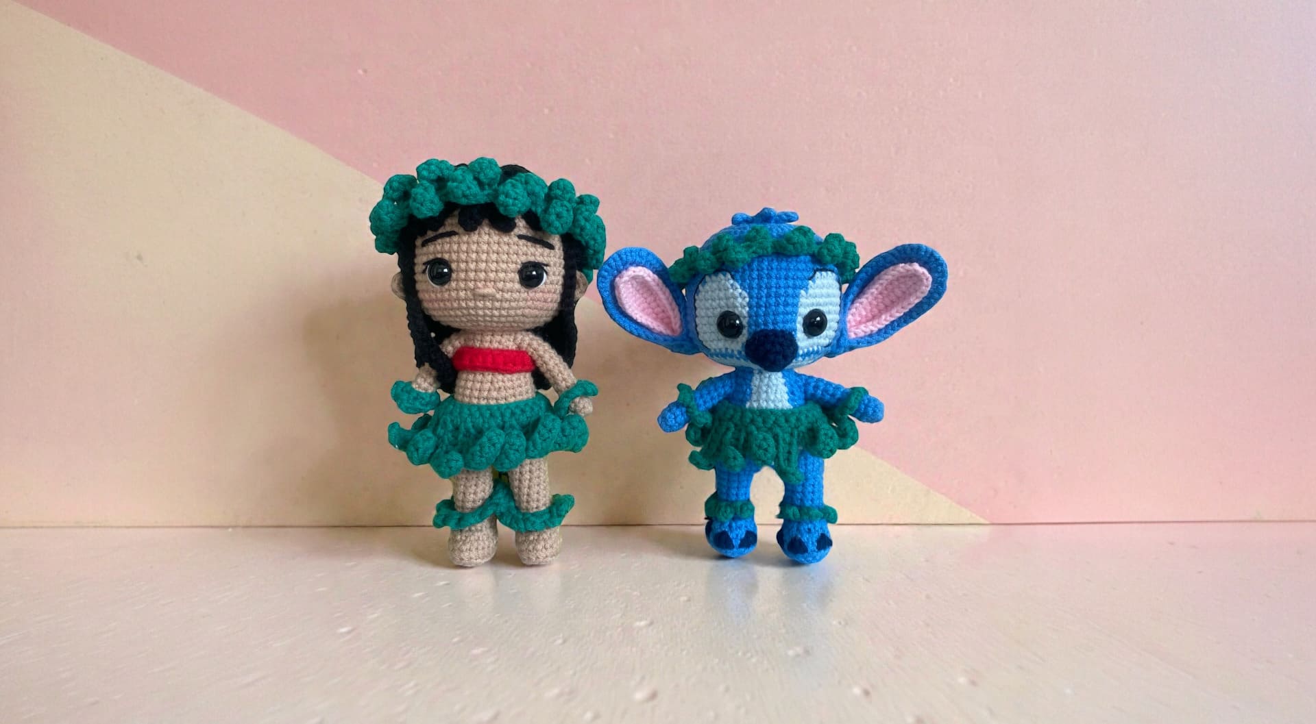 Lilo & Stitch Hawaiian Version (Availability Status: Ready to Ship, Color Styles: Bright / Rainbow (Vibrant red, electric blue, lime green, bold yellow...), Size: Medium (7–9” / 18–23 cm))